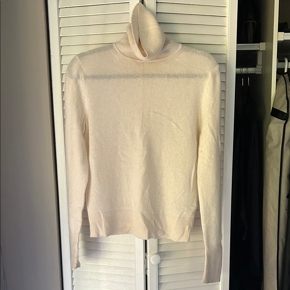 Banana Republic Turtleneck cashmere sweater | Ivory